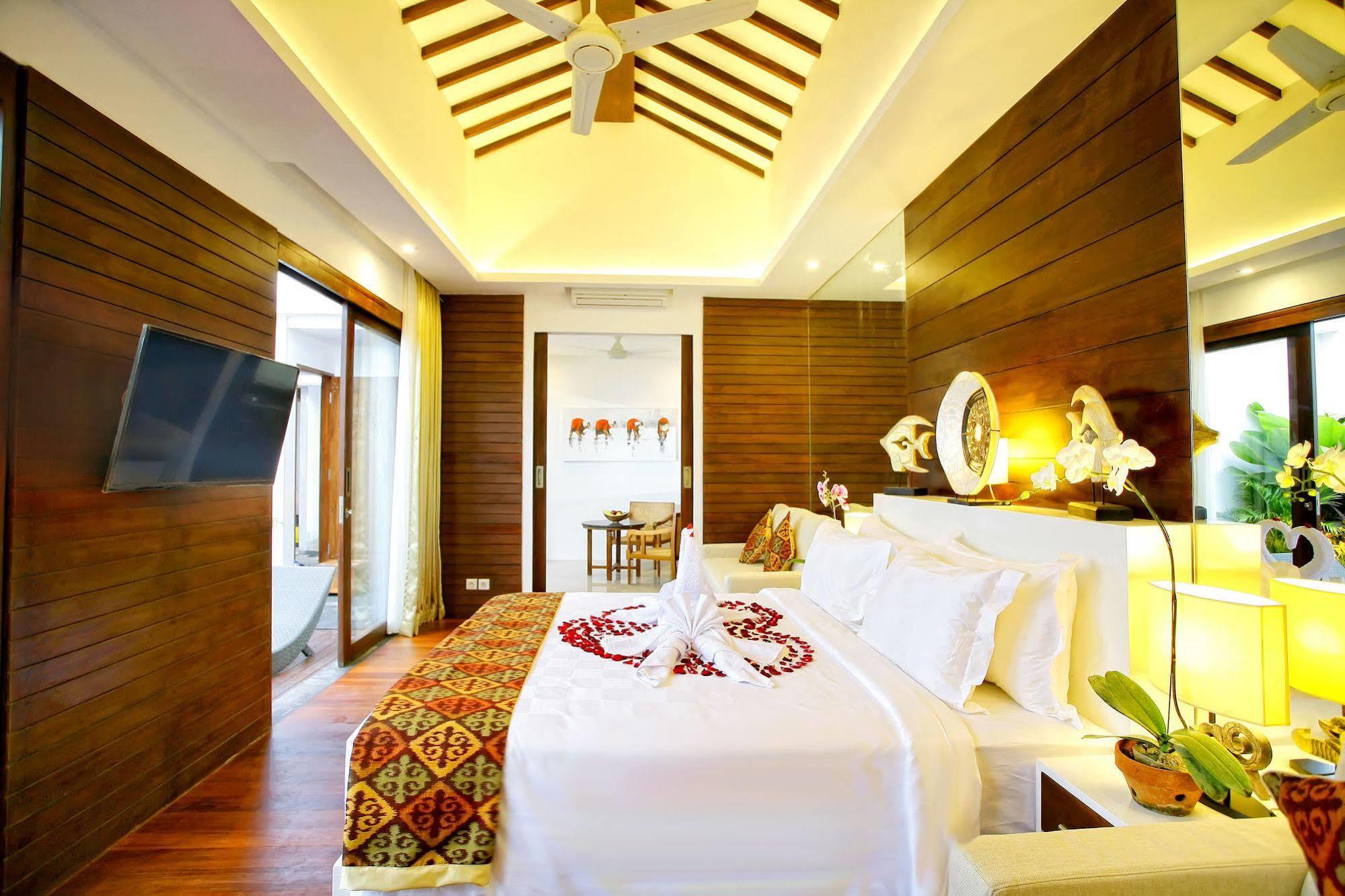 Anari Villas Kuta Legian Buitenkant foto