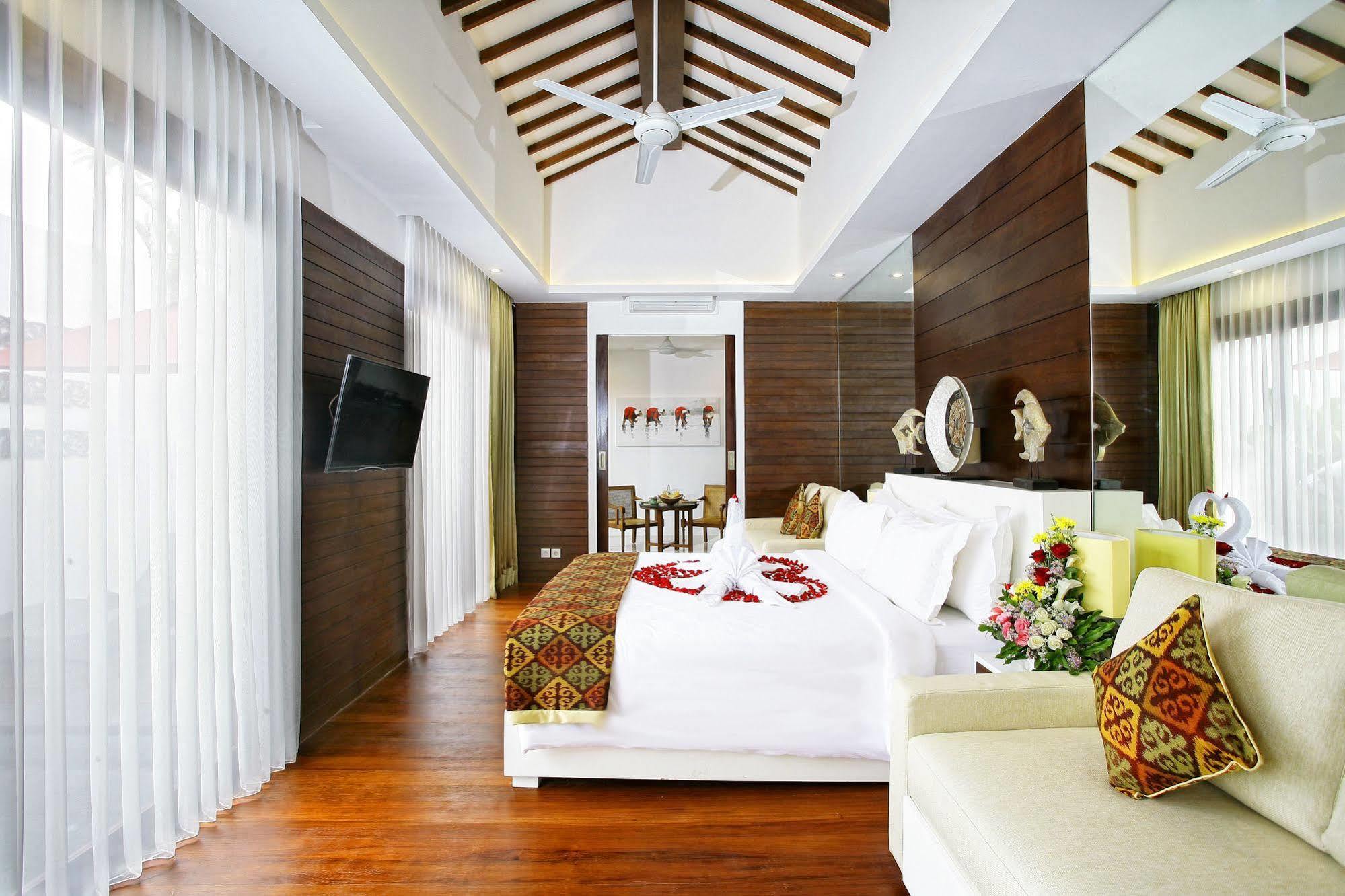 Anari Villas Kuta Legian Buitenkant foto