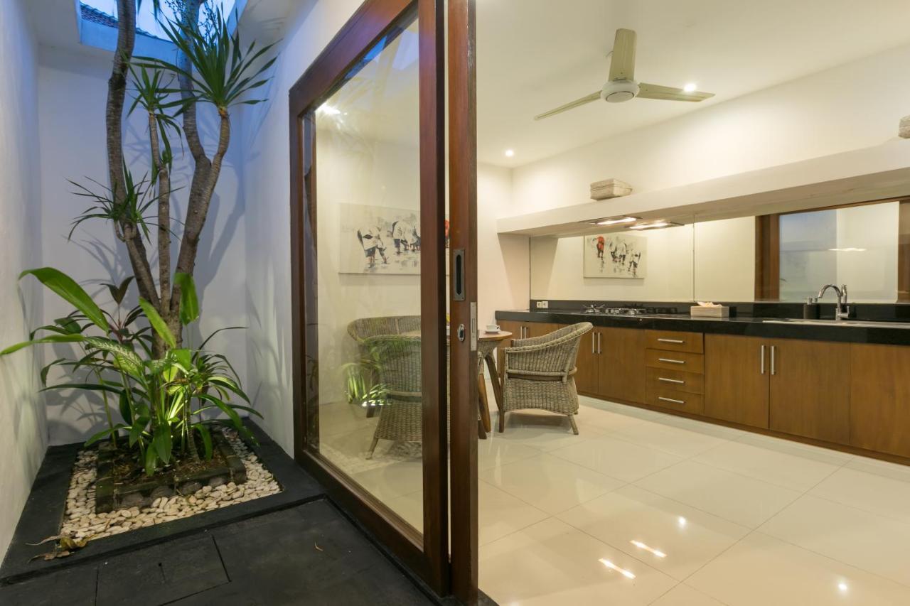 Anari Villas Kuta Legian Buitenkant foto
